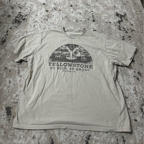 Yellowstone Graphic Men's Shirt Size 4XL - Picture 1 of 4